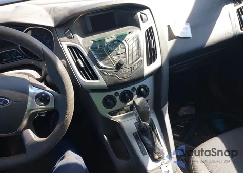 2014 Ford Focus Se z USA, uszkodzony, nr VIN 1FADP3F27EL210310